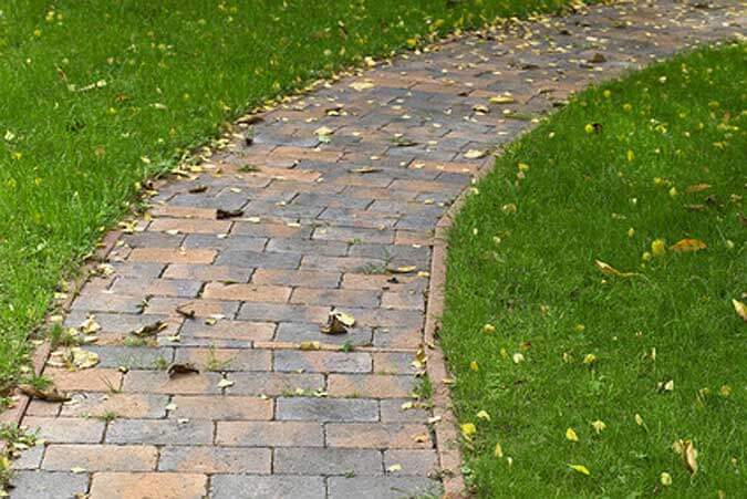 Gartenwege gestalten auf gutem Fuß zum Gartenhaus Gartenhaus Magazin