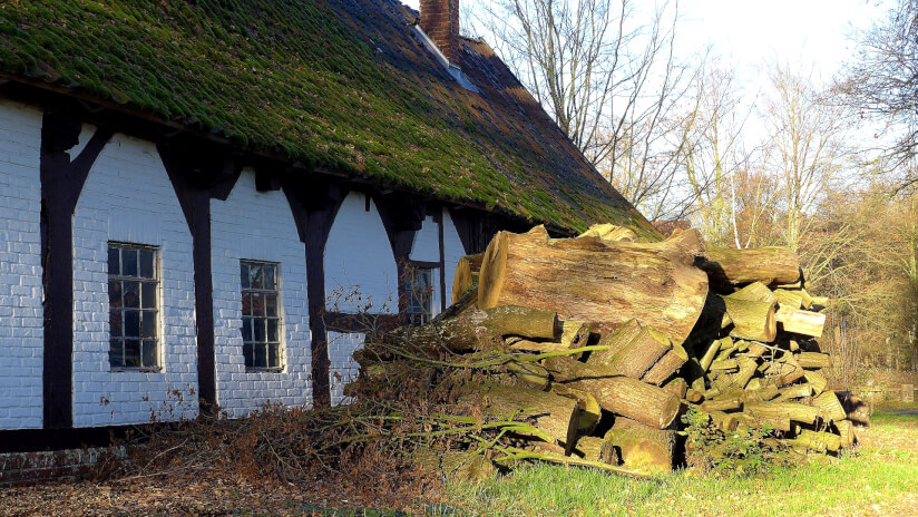 Holzhaufen aus Brennholz