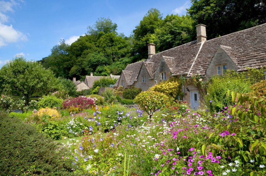 Wie im Märchen: So gestalten Sie Ihren eigenen, romantischen Cottage Garten