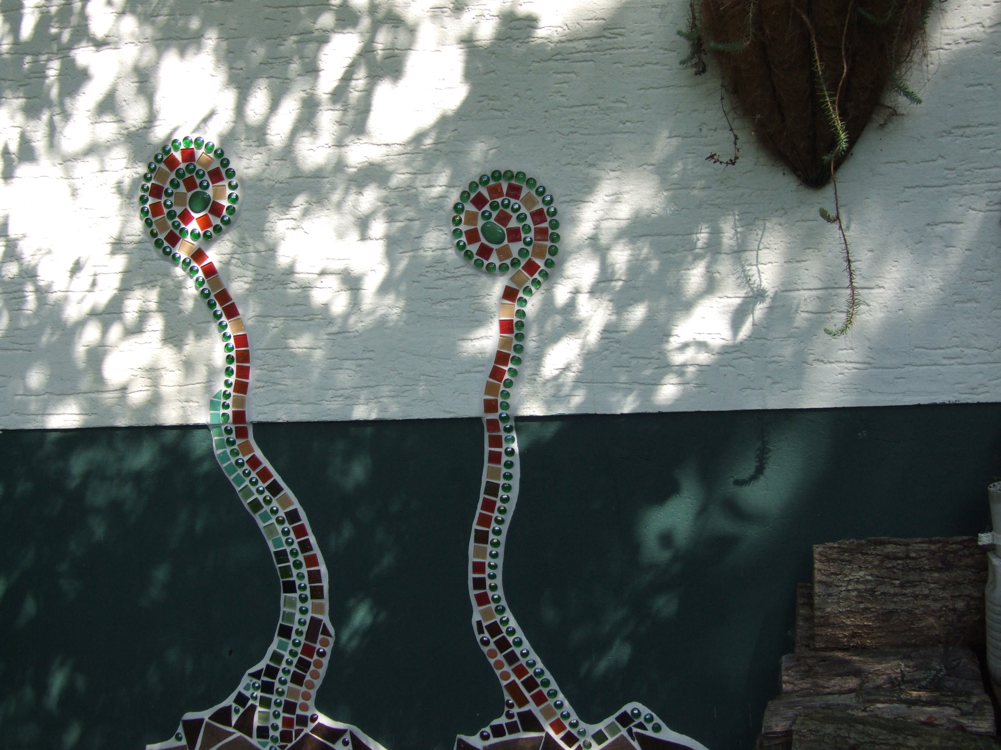 Mosaikkunst an der Hauswand…