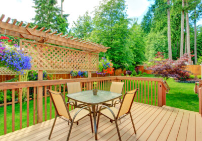 Terrasse Bodenbelag: So finden Sie den richtigen Terrassenbelag Gesichterte Terrasse