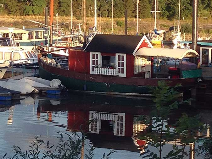 Gartenhaus auf Hausboot