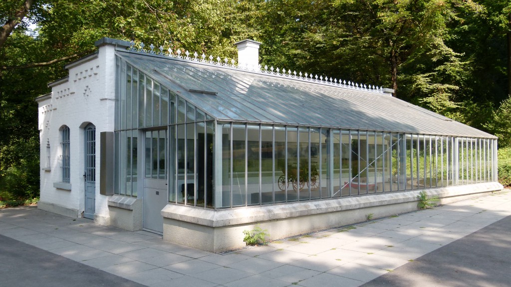 Ein prominentes Beispiel für eine harmonische Fusion aus Alt und Neu: Gottlieb Daimler ließ sein altes Gartenhaus in eine Lichtdurchflutete Werkstatt umbauen, die zu seinem Refugium wurde.