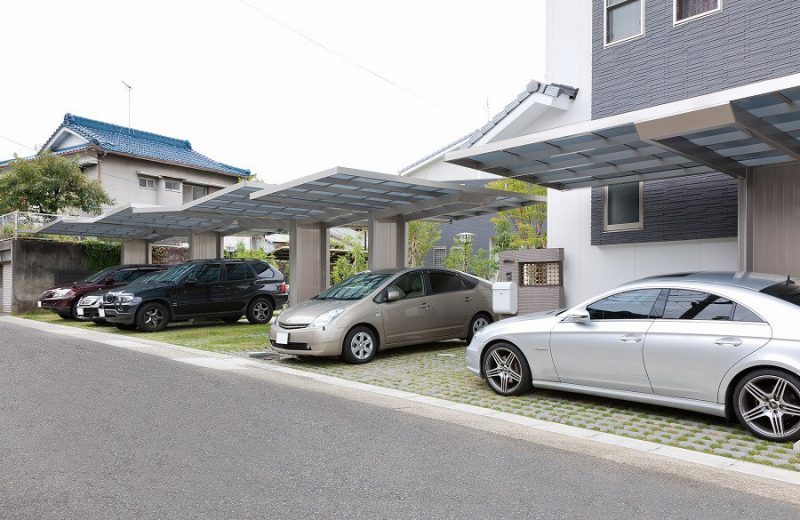 Aluminium-Carports sind extrem Wetterbeständig und lichtdurchlässig. Hier ein  Design-Carport von Ximax.