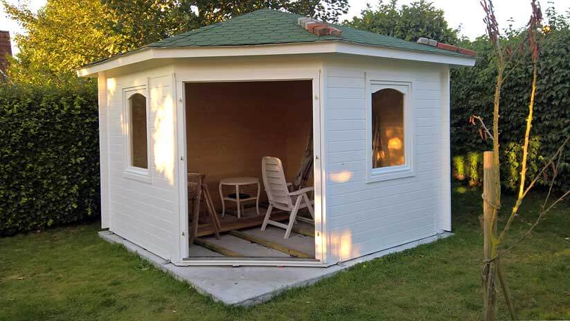 Aufbau und Einblick: Das 5-Eck-Gartenhaus Alina-28