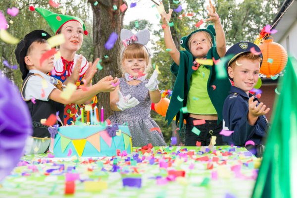 Kindergeburtstag im Garten Ideen für Deko, Spiele & Essen