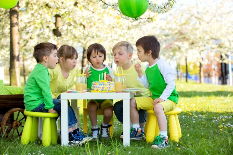 Kindergeburtstag im Garten Ideen für Deko, Spiele & Essen