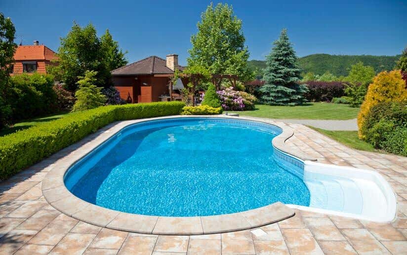 Swimmingpool blau Garten