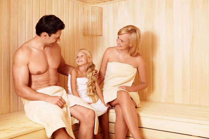 Eltern Sauna mit Kindern
