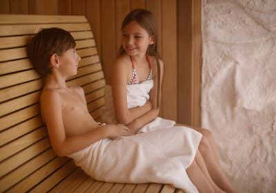 Sauna mit Kindern: Ab wann & wie lange ist es empfehlenswert?