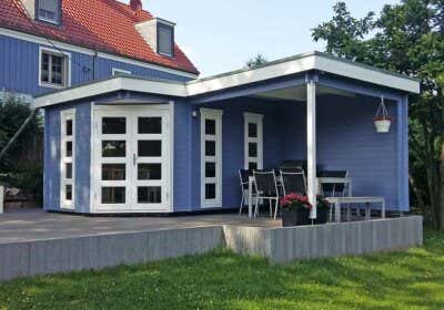 Mut zur Farbe: Ein 5-Eck-Gartenhaus in Taubenblau – Aufbau und Einrichtung