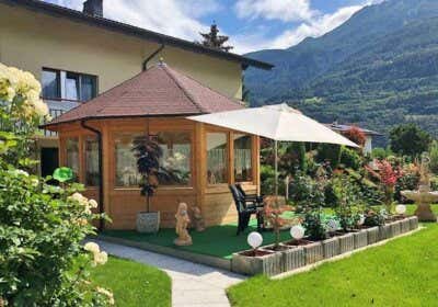 Gartenpavillon Baltum: Schritt für Schritt Aufbau in wunderschöner Alpen-Kulisse