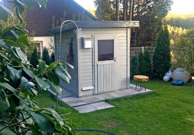 Eine Mini-Sauna passt überall: Das Wolff Saunahaus Lenja-40 Gartensauna Svenja-40