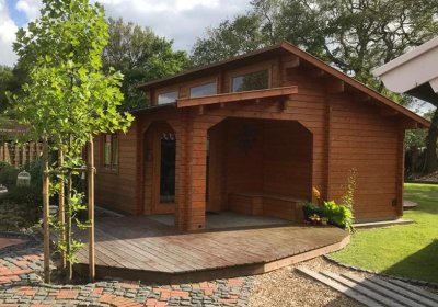Das Sondermodell Pulti Royal wird zum Mittelpunkt im Garten Das fertige Sondermodell Pulti Royal