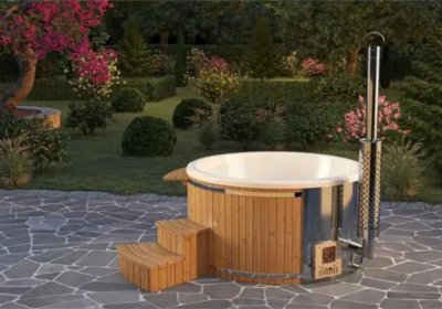 hottub auf steinen