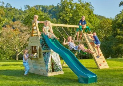 Rebo Spielturm im Garten mit 6 Kindern